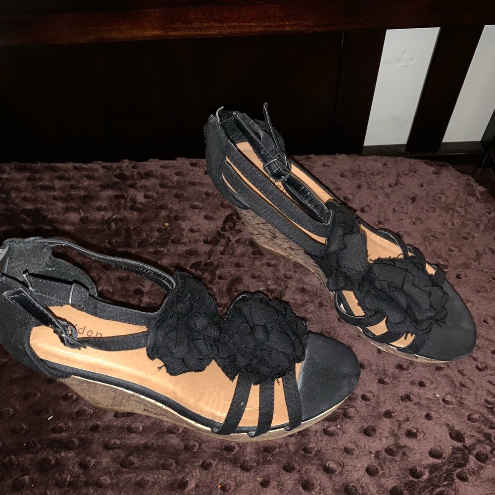 Madden Girl Flower Wedges